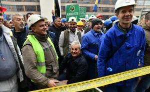 Foto: A. K. /Radiosarajevo.ba / Protest rudara ispred Vlade Federacije BiH 