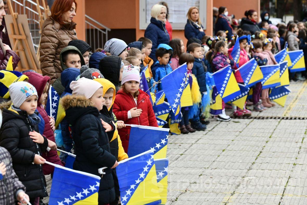 Foto: A. K. / Radiosarajevo.ba/Sarajevski mališani svečanim defileom obilježili Dan državnosti BiH