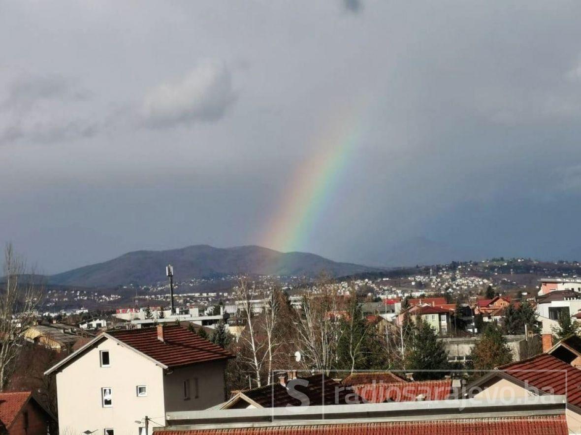 Foto: Čitatelj/Radiosarajevo.ba/Duga iznad Sarajeva