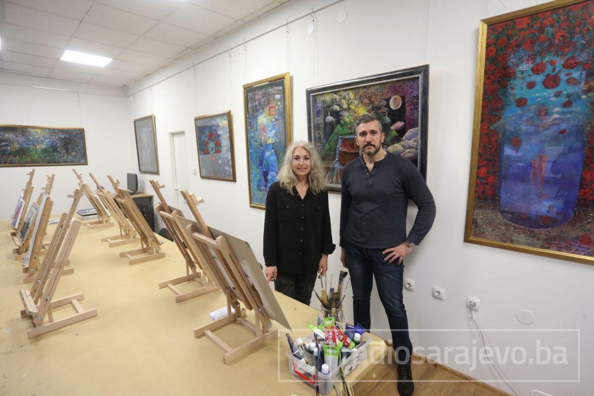 Foto: Dž. K. / Radiosarajevo.ba/ AMela Hadžimejlić i Amer Hadžić u Art centru Arka