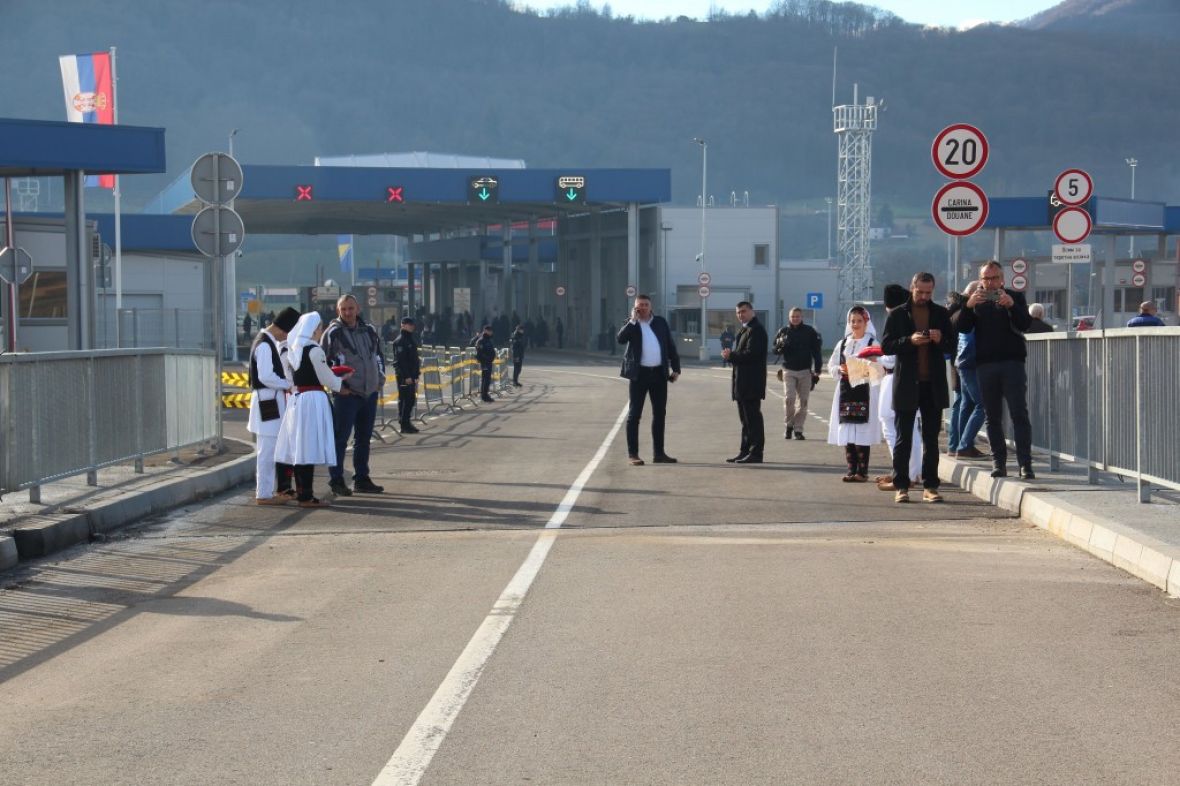 Fena/Granični prijelaz i most između Bratunca i Ljubovije  