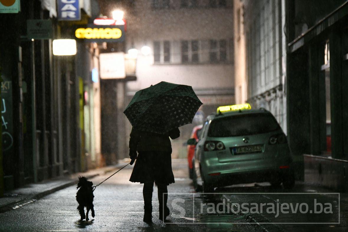Foto: A.K./Radiosarajevo.ba/Noćni snijeg u Sarajevu