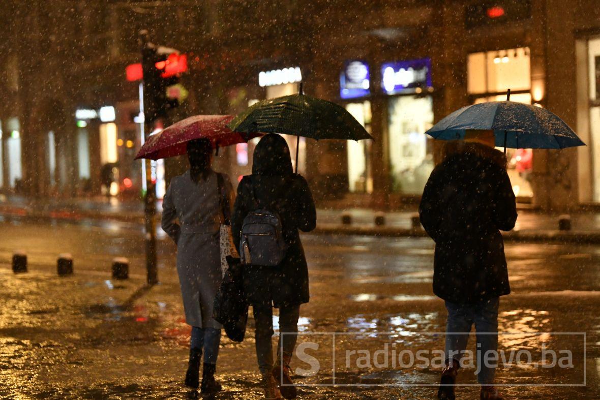 Foto: A.K./Radiosarajevo.ba/Noćni snijeg u Sarajevu