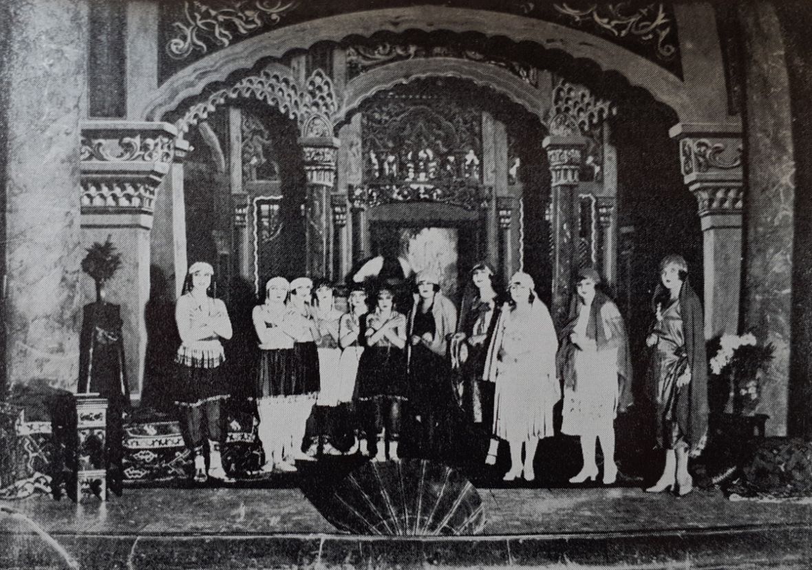 Arhiv NPS/Scena iz predstave 'Stambolska ruža', režija: Vojislav Turinski, 1925.