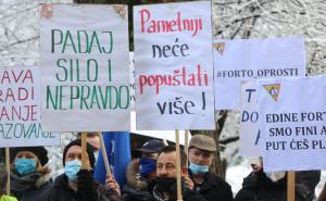 Foto: Dž. K. / Radiosarajevo.ba / Sa protesta ispred Vlade KS u Sarajevu