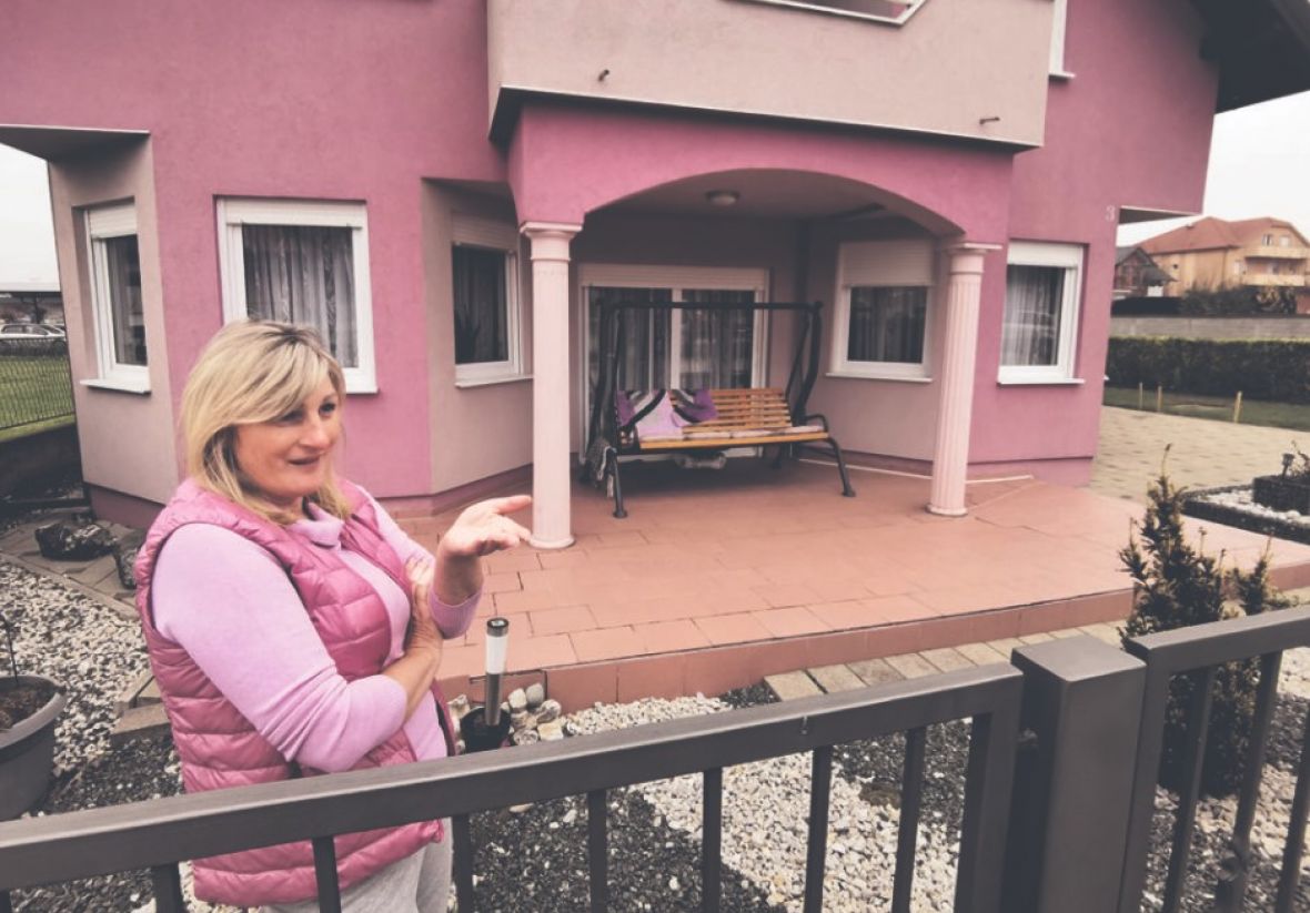 Foto: Podravski.hr/Ljiljana Ledinka ispred svog doma
