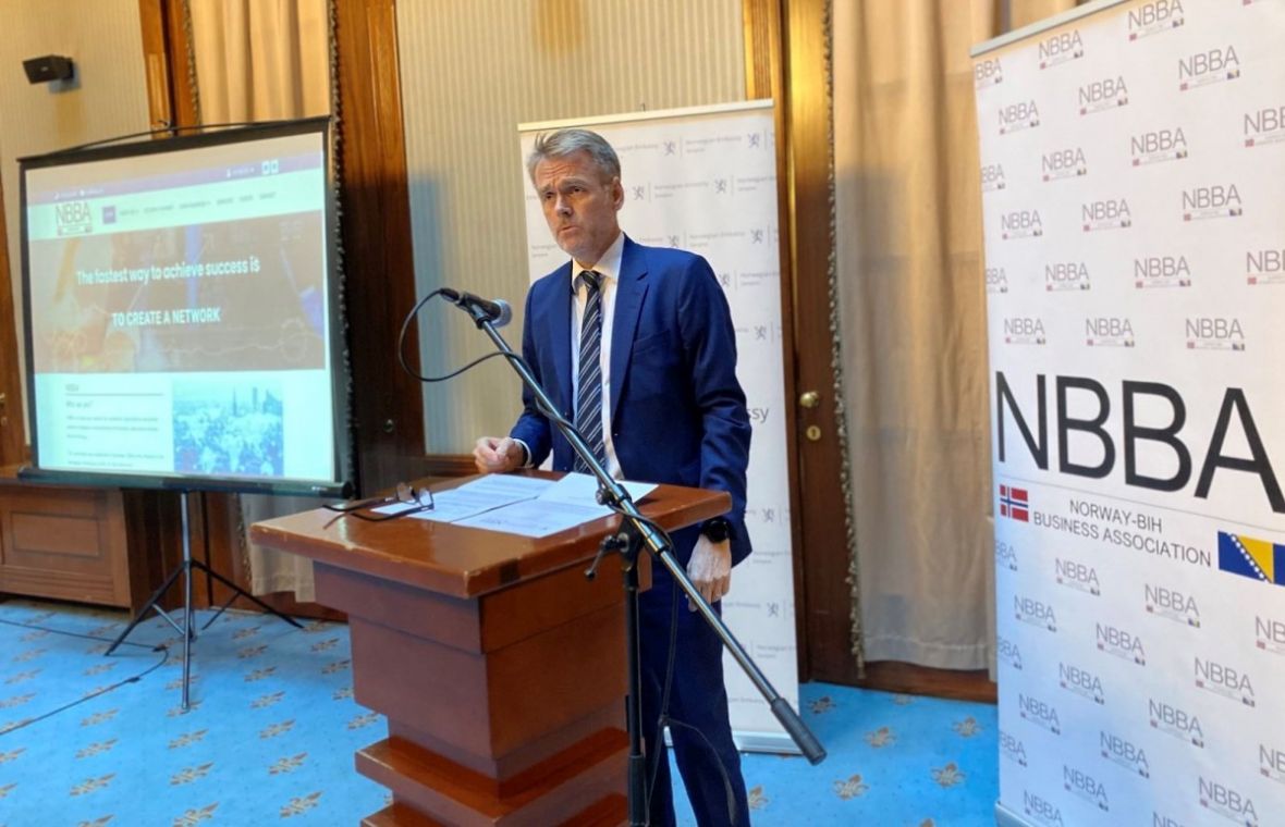 Ambasador Norveške Olav Reinertsen govori na prvoj godišnjici NBBA  - undefined