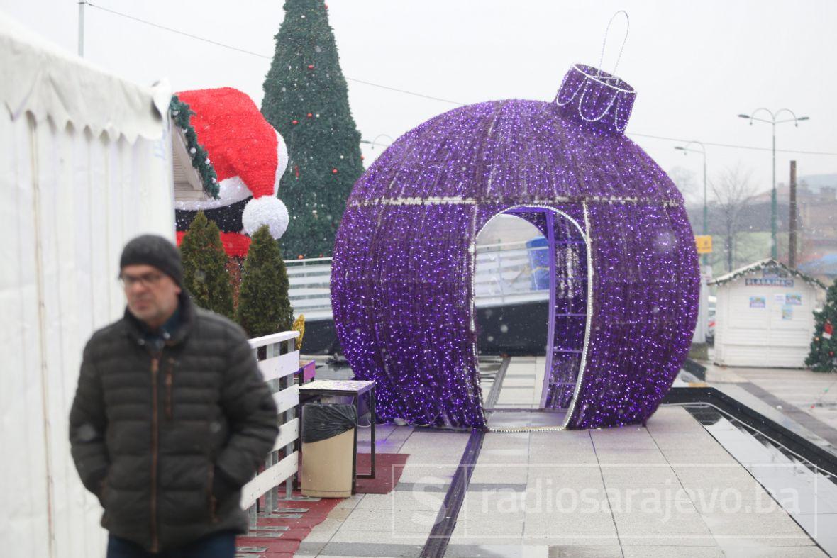 Foto: Dž. K. / Radiosarajevo.ba/"Zimska čarolija" na platou KJP Centra Skenderija