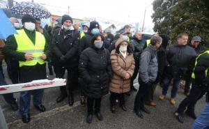 Foto: Dž. K. / Radiosarajevo.ba / Članovi boračkih organizacija i porodice žrtava RS protestuju pred Sudom BiH