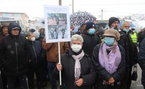 Foto: Dž. K. / Radiosarajevo.ba / Članovi boračkih organizacija i porodice žrtava RS protestuju pred Sudom BiH