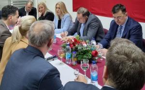 Twitter / Cvijanović, Dodik i Tegeltija na sastanku