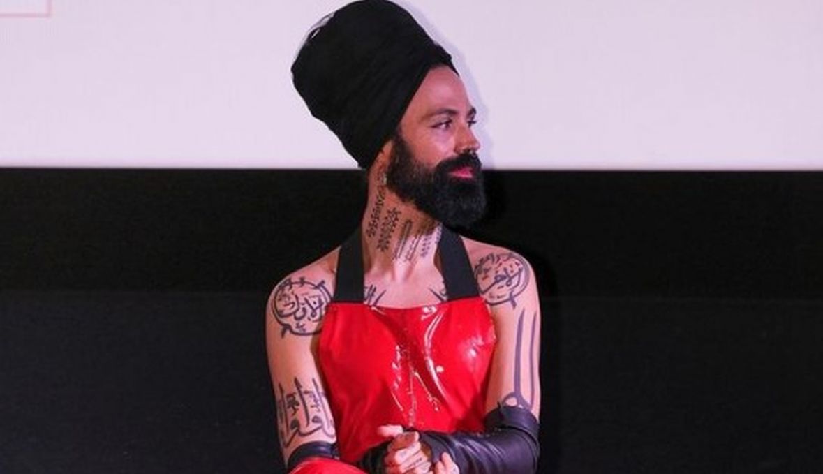 Foto: Instagram/Božo Vrećo u crvenoj haljini na premijeri  