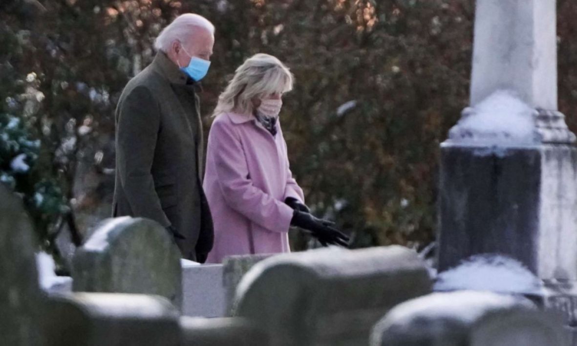Foto: ABC News/Joe Biden na groblju