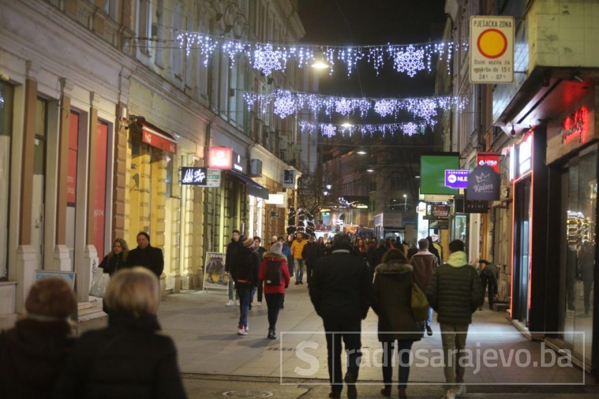 Ukrasi u glavnom bh. gradu pred Novu godinu - undefined