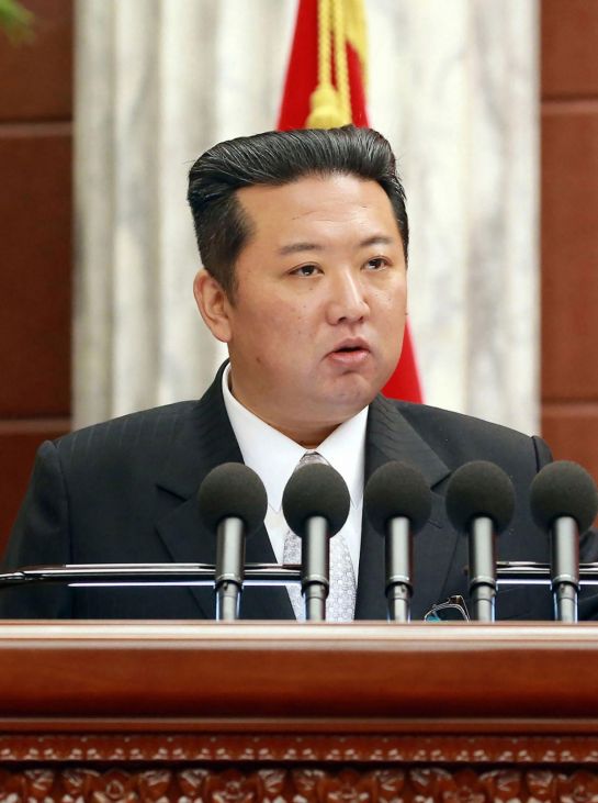Prvi čovjek Sjeverne Koreje Kim Jong-un smršavio - undefined