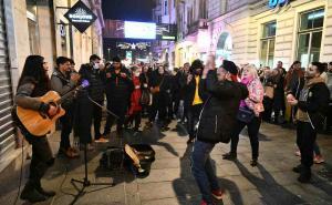 Foto: A. K. /Radiosarajevo.ba / Ulice Sarajeva krcate za Novu godinu 
