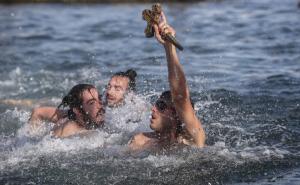 Foto: Anadolija / U Istanbulu održano plivanje za Časni krst