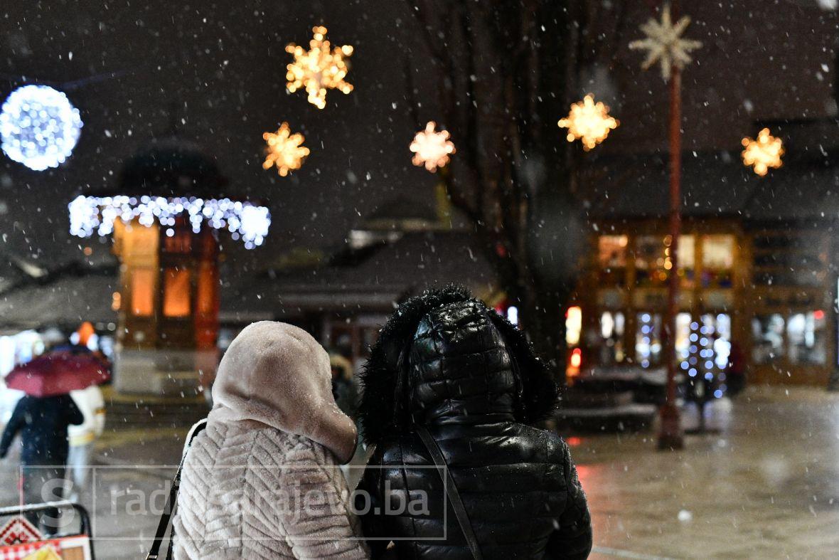 Foto: A. K. / Radiosarajevo.ba/Snježna idila na Baščaršiji