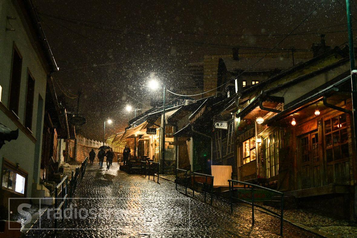 Foto: A. K. / Radiosarajevo.ba/Snježna idila na Baščaršiji