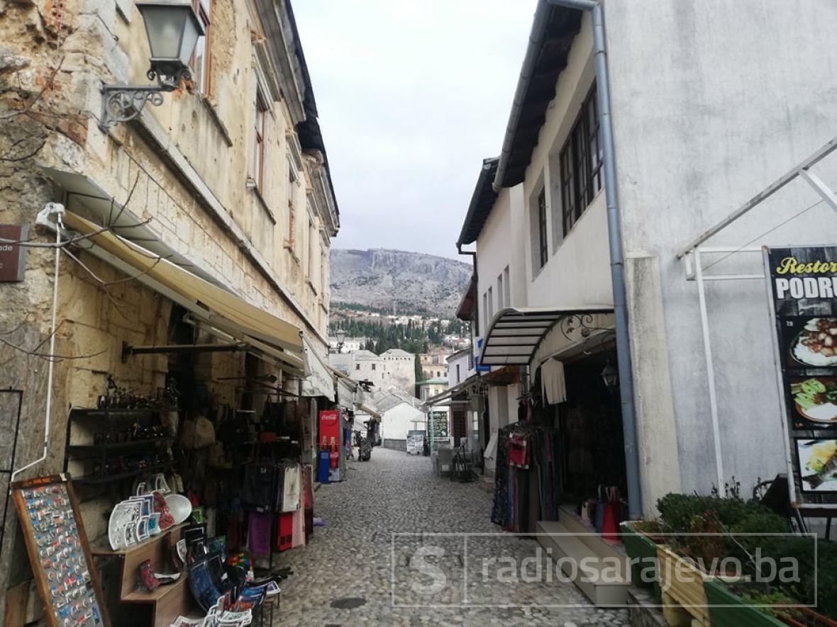 FOTO: Radiosarajevo.ba/Ulice Mostara sablasno prazne