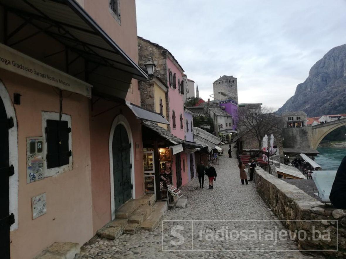 FOTO: Radiosarajevo.ba/Ulice Mostara sablasno prazne