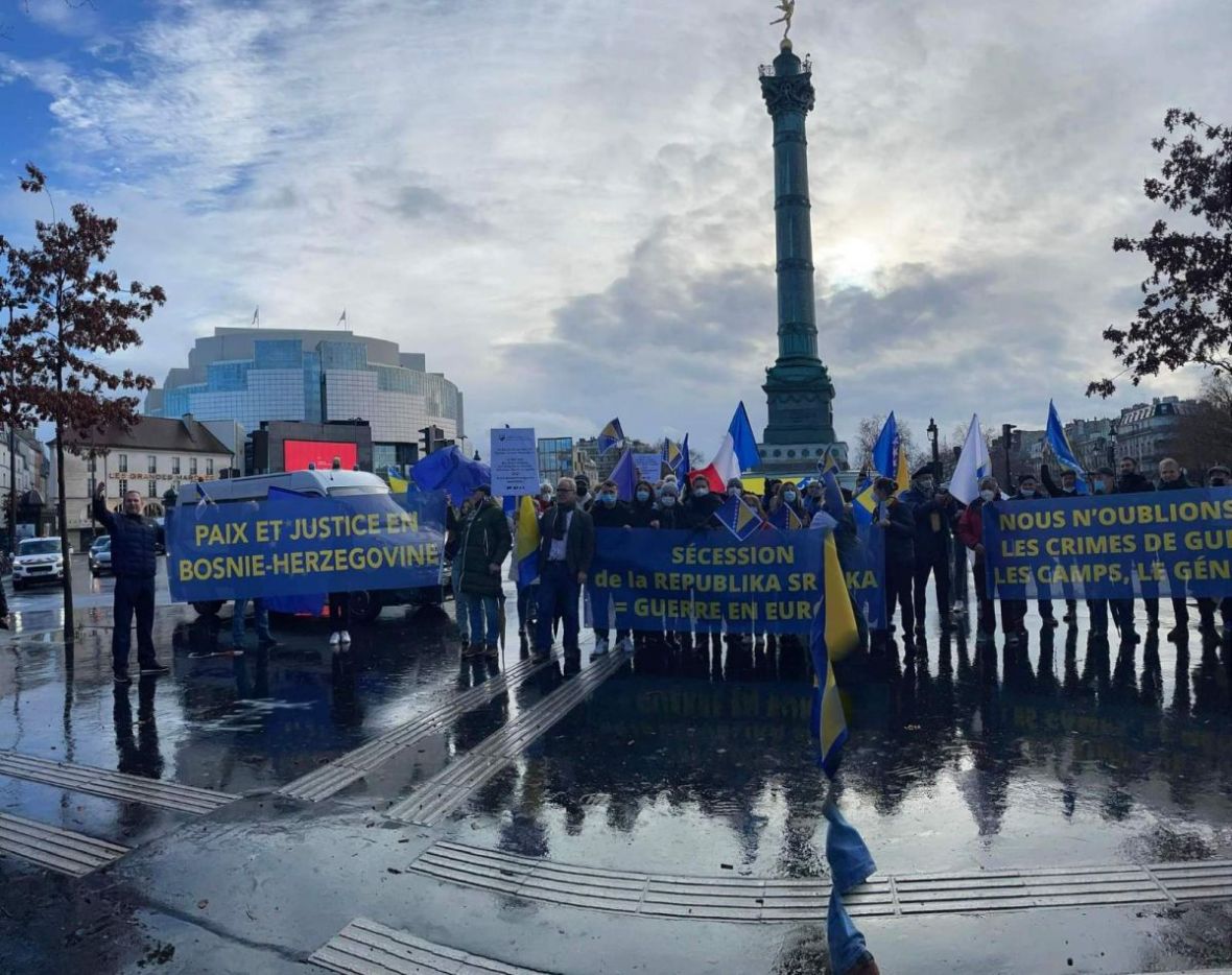 Foto: SIBH France/Protesti za BiH u Parizu