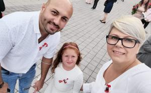 FOTO: Facebook / Elvis Terzić iz sretnih dana sa kćerkicom i suprugom