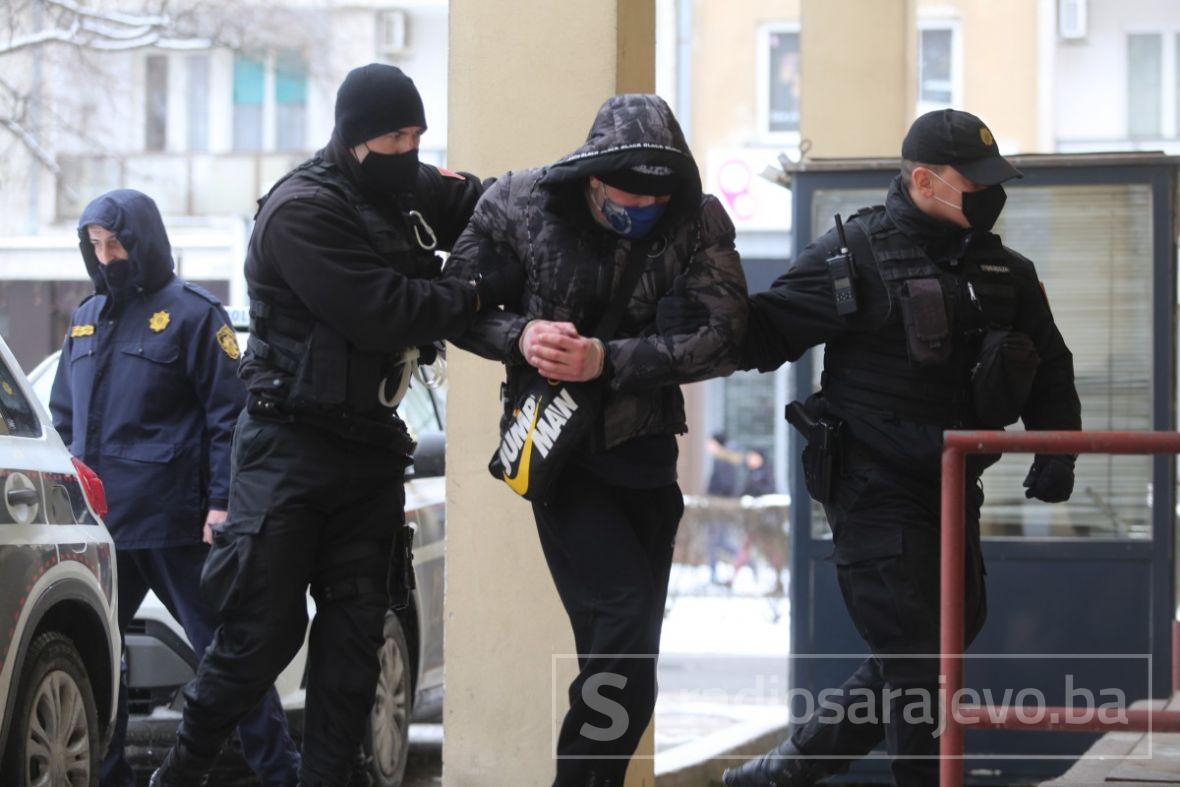 Foto: Dž. K. / Radiosarajevo.ba/Osumnjičeni za ubistvo Kenina Lukača predati Tužilaštvu 