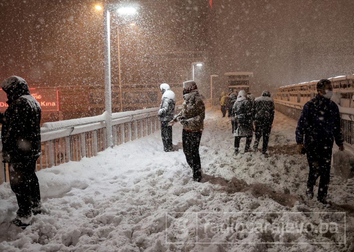 Foto: Anadolija/U dijelovima Istanbula izmjereno 85 centimetara snijega