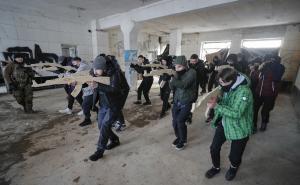 Foto: EPA-EFE / Detalj s vojne vježbe za civile u Kijevu
