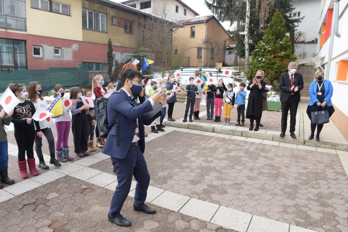Osnovna škola u Sarajevu dobila novu stolariju i termo fasadu - undefined