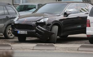 Foto: Dž. K. / Radiosarajevo.ba / Ovo je Porsche Benjamina Spahovića s kojim je udario dječaka na Drveniji