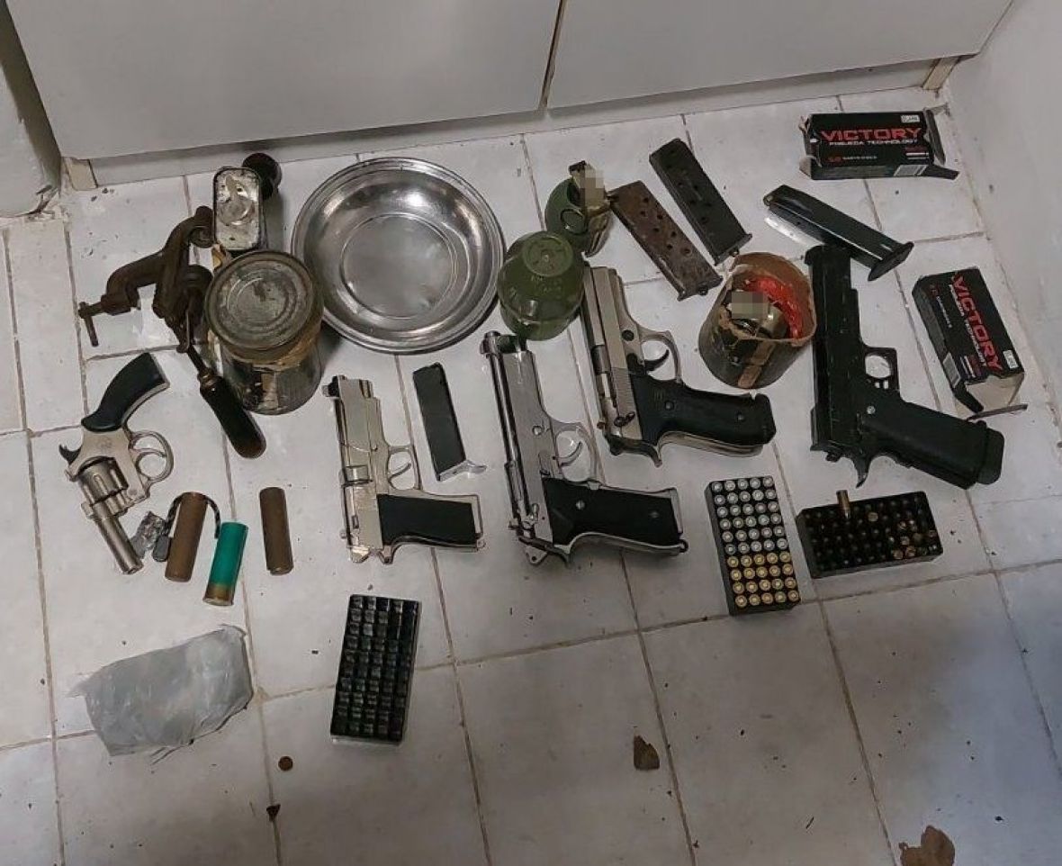 Spid, marihuana, oružje i drugi predmeti pronađeni u akciji sarajevske policije  - undefined