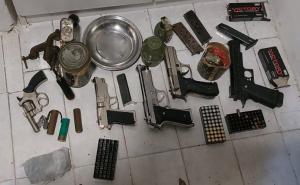 Foto: MUP KS / Spid, marihuana, oružje i drugi predmeti pronađeni u akciji sarajevske policije 