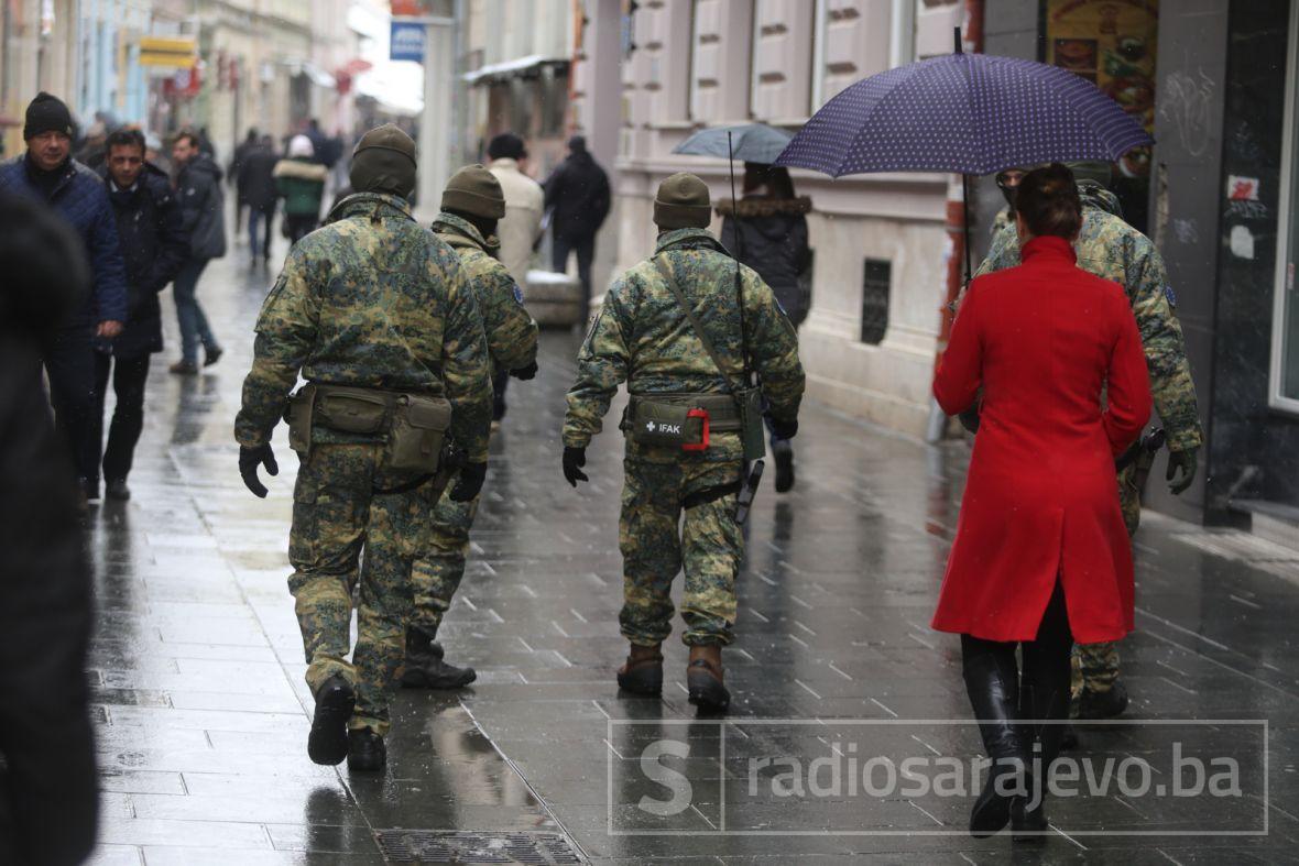 Foto: Dž. K. / Radiosarajevo.ba/Pripadnici EUFOR-a šetanji centrom Sarajeva