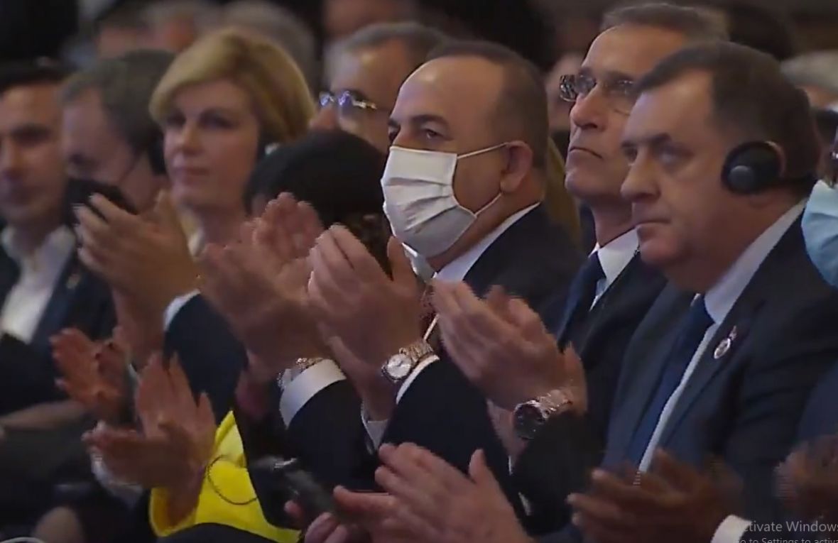 Dodik tokom obraćanja Erdogana - undefined