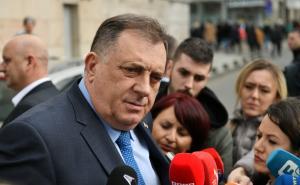 Foto: A. K. / Radiosarajevo.ba / Milorad Dodik daje izjavu novinarima