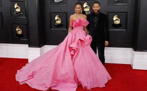 Foto: EPA-EFE / Chrissy Teigen i John Legend na dodjeli Grammy-a, april 2022.