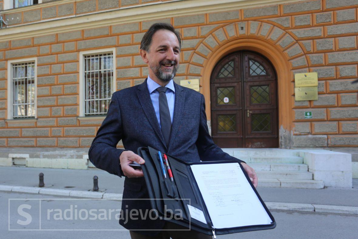 Dževad Mahmutović podnio zahtjev koji je potpisalo 6 delegata - undefined