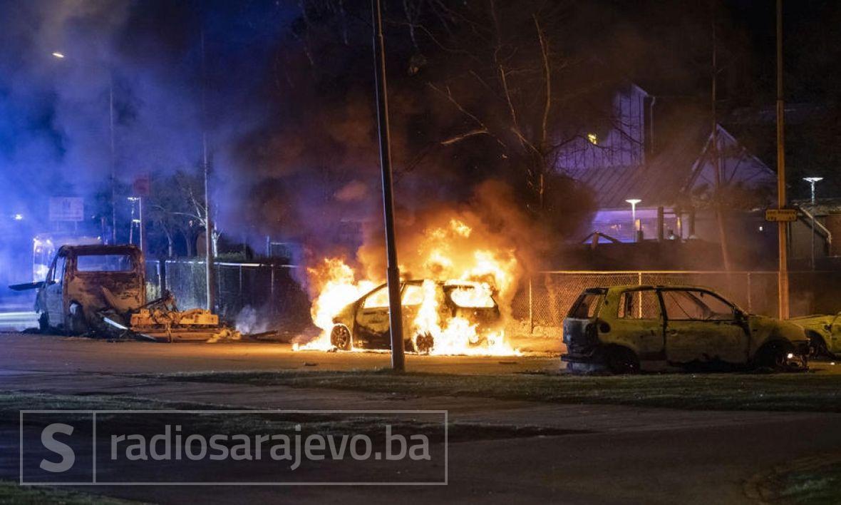 Neredi i napadi na policiju u Švedskoj - undefined