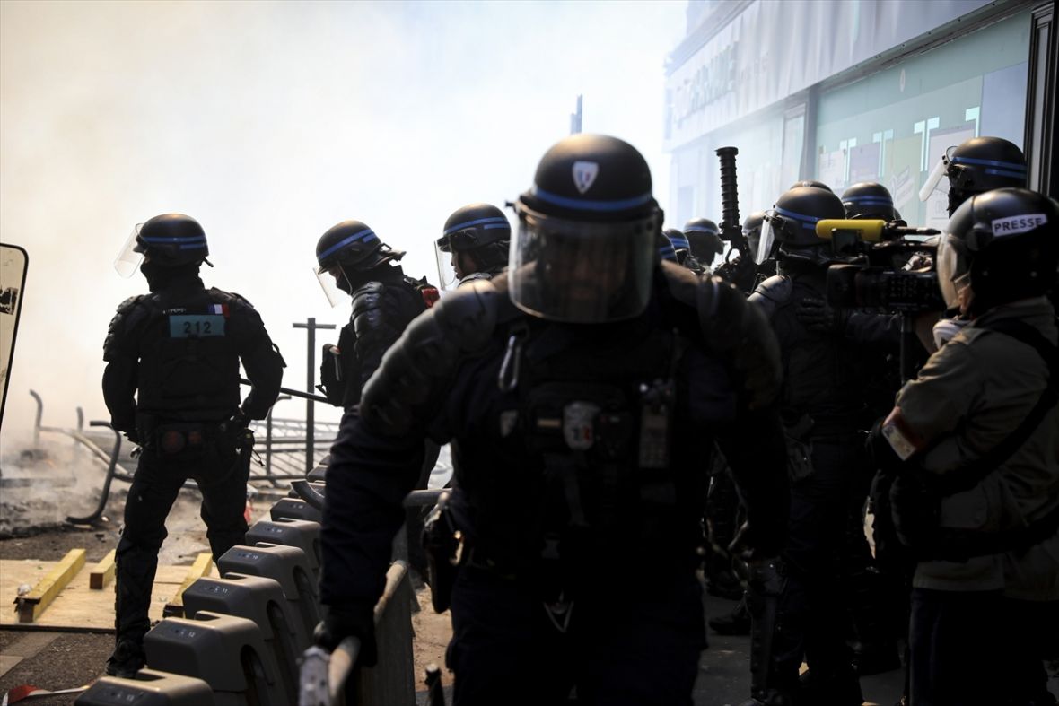 Foto: AA/Neredi u Parizu zbog Macrona