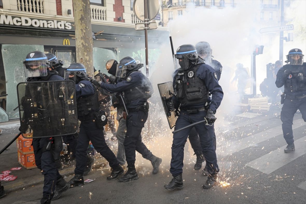 Foto: AA/Neredi u Parizu zbog Macrona