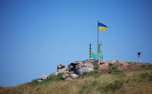 Wikipedia / Ukrajinska zastava na otoku u augustu 2021.