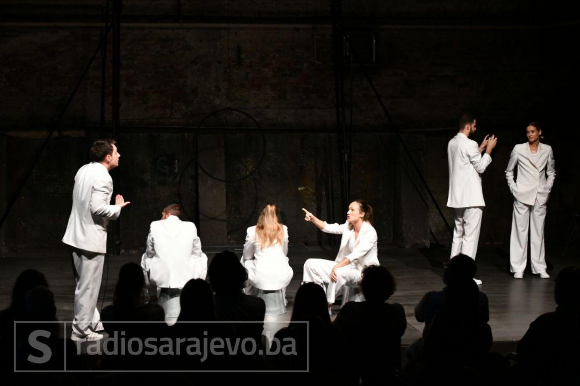 Foto: A. K. / Radiosarajevo.ba/Sjajna predstava 'Umjetnik u gladovanju'