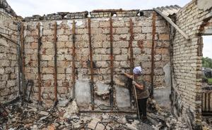 Foto: Anadolija / Ukrajinka Ljudmila ne napušta ruševine kuće uništene u ruskim napadima
