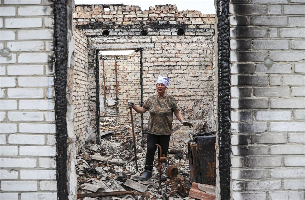 Ukrajinka Ljudmila ne napušta ruševine kuće uništene u ruskim napadima - undefined