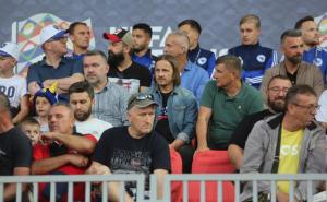 Foto: Dž. K. / Radiosarajevo.ba / Brojne poznate ličnosti na tribinama stadiona Bilino polje