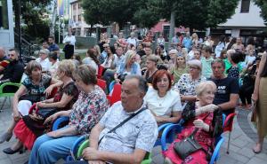 Foto: Mostarsko ljeto / Mjuzikl "Romska bajka" oduševio mostarsku publiku