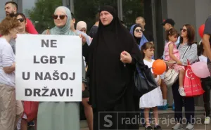 Foto: Dž.K./Radiosarajevo / Kontra LGBT skup na Otoci