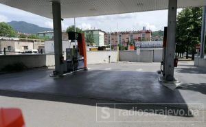 A. L.  / Benzinska pumpa u Sarajevu